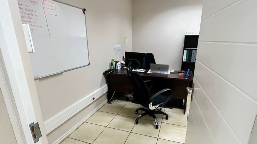 To Let Commercial Property for Rent in Newton Park Eastern Cape
